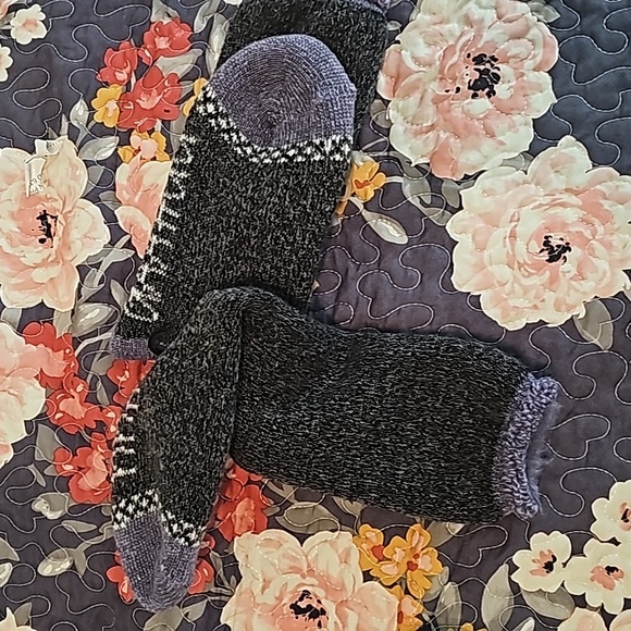 Slipper socks by HuuGaa NWT...grey & lavender W size 9 to 11 - Picture 2 of 10